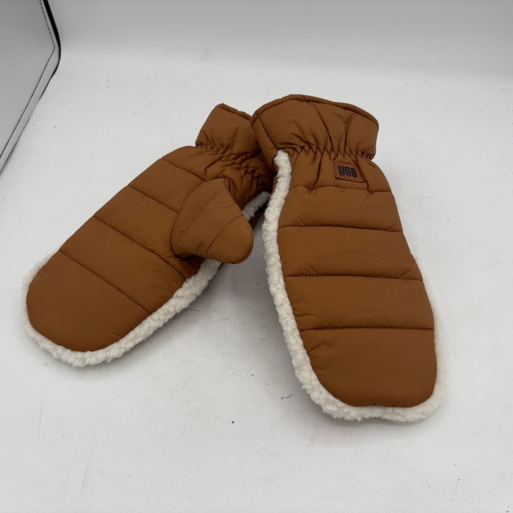 NWT UGG Women's AW Uggfluff Mitten Cozy and Stylish Winter Small Medium - Picture 5 of 10